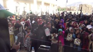 وقفه احتجاجيه نسائية بمديرية بني حشيش تضامننا مع الجيش واللجان الشعبية وتنديدا باستمرار العدوان3